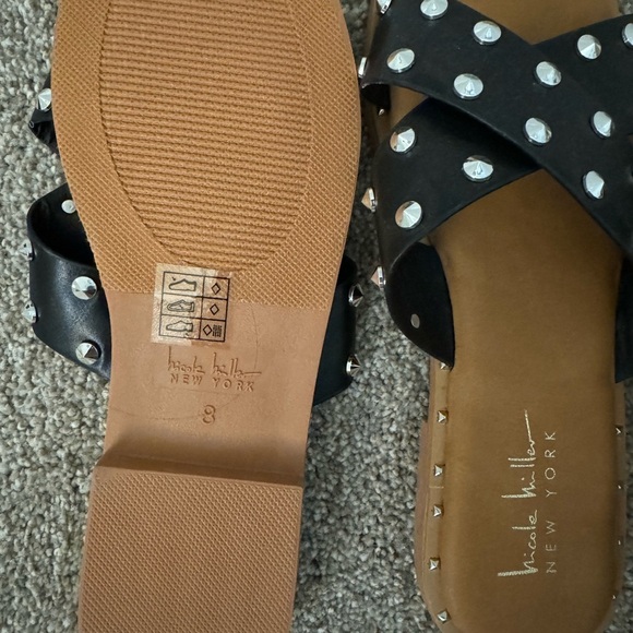 Brand New Never Worn Nicole Miller Studded Black Sandals Size 8 - Picture 2 of 3